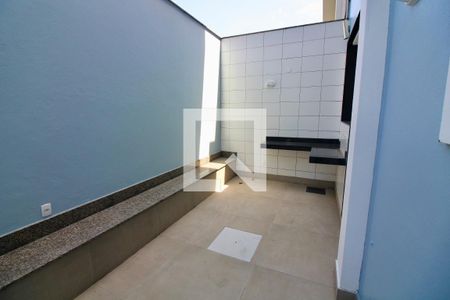 Casa de condomínio à venda com 375m², 4 quartos e 5 vagasQuintal