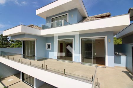 Casa de condomínio à venda com 375m², 4 quartos e 5 vagasVaranda da Suite 1