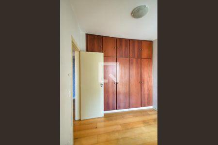 Apartamento para alugar com 106m², 3 quartos e 2 vagasQuarto 2