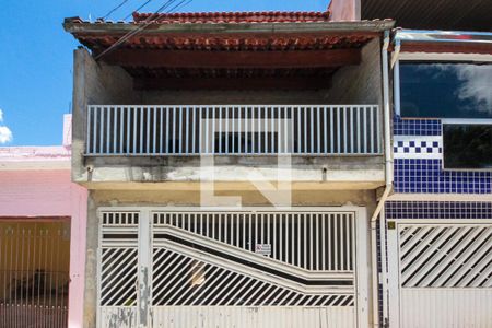 Casa para alugar com 130m², 3 quartos e 2 vagasFachada