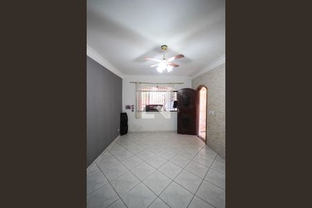 Sala de casa para alugar com 3 quartos, 130m² em Parque Sao Rafael, São Paulo