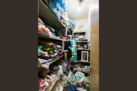 Casa de condomínio à venda com 260m², 3 quartos e 2 vagas Casa de condomínio à venda com 260m², 3 quartos e 2 vagasCloset da Suíte