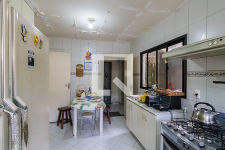 Casa de condomínio à venda com 260m², 3 quartos e 2 vagas Casa de condomínio à venda com 260m², 3 quartos e 2 vagasCozinha