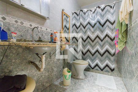 Casa de condomínio à venda com 260m², 3 quartos e 2 vagas Casa de condomínio à venda com 260m², 3 quartos e 2 vagasBanheiro Social