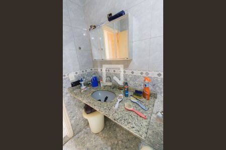 Casa de condomínio à venda com 260m², 3 quartos e 2 vagas Casa de condomínio à venda com 260m², 3 quartos e 2 vagasBanheiro Social