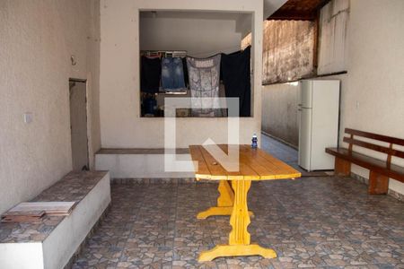 Casa à venda com 150m², 8 quartos e 2 vagasQuintal