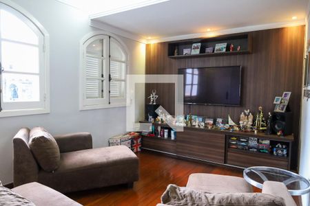 Quarto  de casa para alugar com 3 quartos, 240m² em Conjunto Califórnia, Belo Horizonte