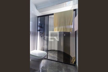 Apartamento à venda com 312m², 4 quartos e 3 vagasBanheiro da Suíte 2