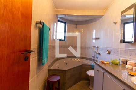 Apartamento à venda com 312m², 4 quartos e 3 vagasBanheiro da Suíte 1