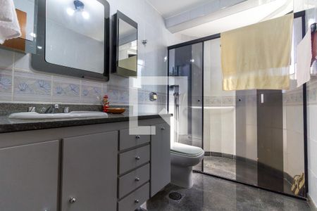 Apartamento à venda com 312m², 4 quartos e 3 vagasBanheiro da Suíte 2