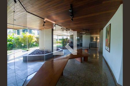 Apartamento à venda com 312m², 4 quartos e 3 vagasHall social