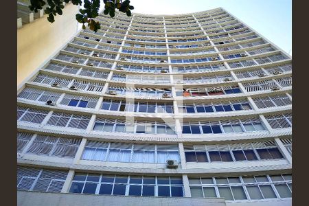Apartamento para alugar com 380m², 4 quartos e 2 vagas Apartamento para alugar com 380m², 4 quartos e 2 vagasFachada