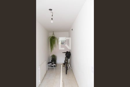 Casa à venda com 70m², 3 quartos e sem vaga Casa à venda com 70m², 3 quartos e sem vagaHall