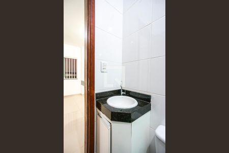 Banheiro social de apartamento para alugar com 1 quarto, 38m² em Chácara Seis de Outubro, São Paulo