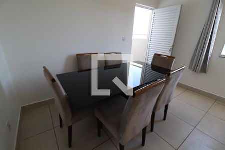 Sala de Jantar de apartamento para alugar com 2 quartos, 66m² em Chácaras Tubalina E Quartel, Uberlândia