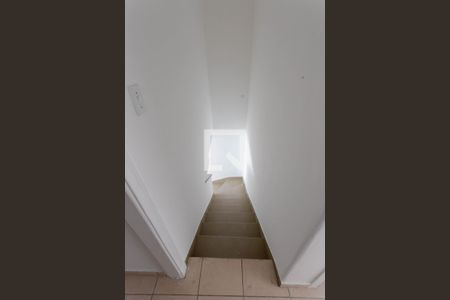 Escadas de casa para alugar com 2 quartos, 125m² em Vila Moinho Velho, São Paulo