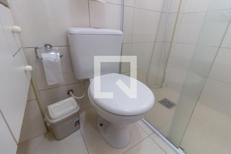 Apartamento para alugar com 36m², 1 quarto e 1 vagaDetalhe do banheiro