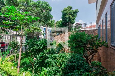 Casa à venda com 346m², 4 quartos e 4 vagas Casa à venda com 346m², 4 quartos e 4 vagasJardim