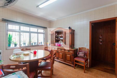 Casa à venda com 346m², 4 quartos e 4 vagas Casa à venda com 346m², 4 quartos e 4 vagasCozinha