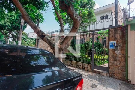 Casa à venda com 346m², 4 quartos e 4 vagas Casa à venda com 346m², 4 quartos e 4 vagasFachada