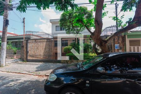 Casa à venda com 346m², 4 quartos e 4 vagas Casa à venda com 346m², 4 quartos e 4 vagasFachada