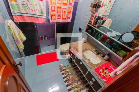 Casa à venda com 346m², 4 quartos e 4 vagas Casa à venda com 346m², 4 quartos e 4 vagasBanheiro da Suíte 3