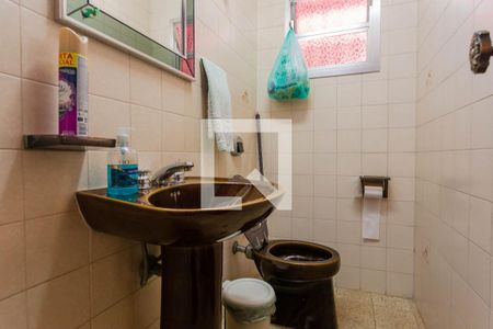 Casa à venda com 346m², 4 quartos e 4 vagas Casa à venda com 346m², 4 quartos e 4 vagasLavabo/Garagem