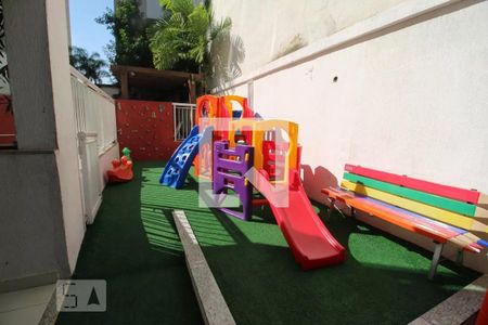 Apartamento à venda com 97m², 3 quartos e 2 vagas Apartamento à venda com 97m², 3 quartos e 2 vagasÁrea Comum - Playground