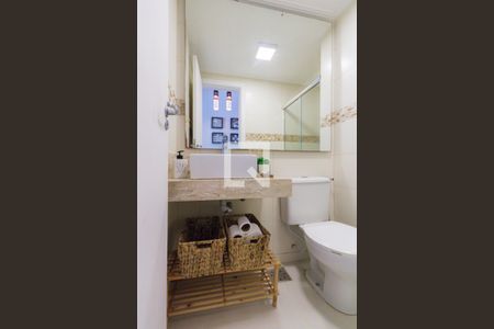 Apartamento à venda com 97m², 3 quartos e 2 vagas Apartamento à venda com 97m², 3 quartos e 2 vagasBanheiro Social