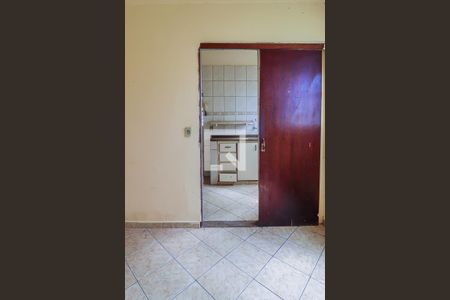 Quarto 2 de kitnet/studio para alugar com 2 quartos, 60m² em Cachoeirinha, Belo Horizonte