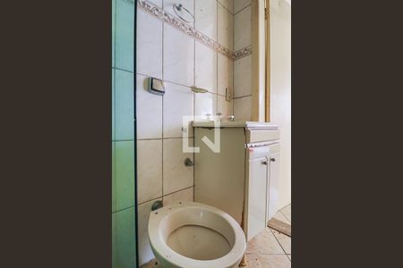 Banheiro de kitnet/studio para alugar com 2 quartos, 60m² em Cachoeirinha, Belo Horizonte