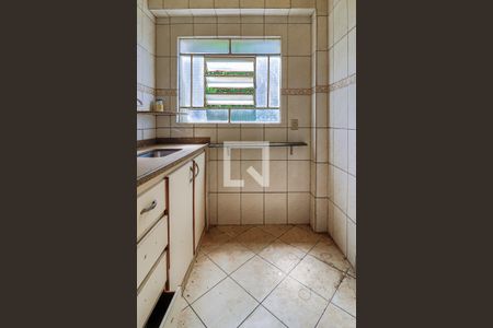 Cozinha de kitnet/studio para alugar com 2 quartos, 60m² em Cachoeirinha, Belo Horizonte