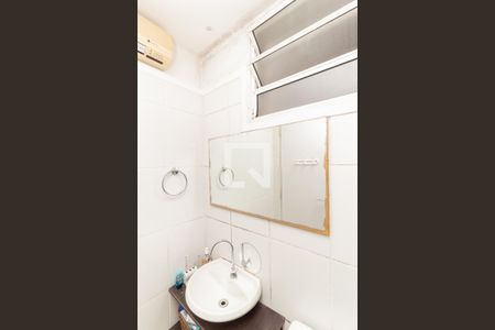 Apartamento à venda com 50m², 2 quartos e 1 vaga Apartamento à venda com 50m², 2 quartos e 1 vagaBanheiro