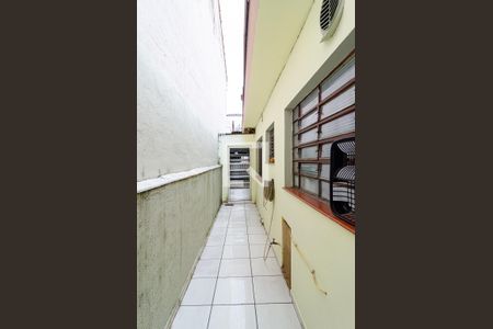 Casa à venda com 150m², 2 quartos e 2 vagasCorredor