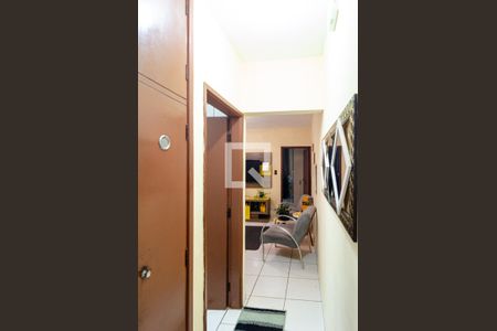 Casa à venda com 150m², 2 quartos e 2 vagasCorredor