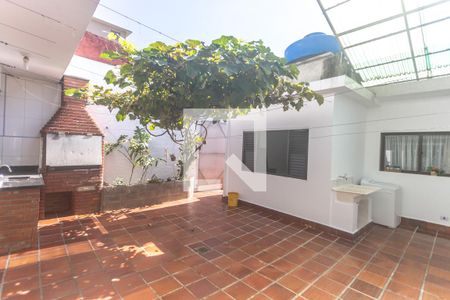 Casa à venda com 185m², 2 quartos e 2 vagasQuintal