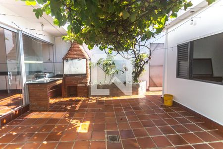 Casa à venda com 185m², 2 quartos e 2 vagasQuintal