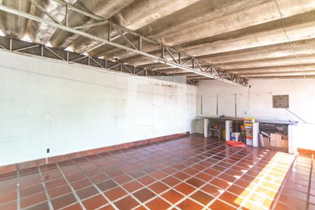 Casa à venda com 185m², 2 quartos e 2 vagasQuintal