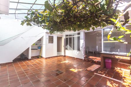 Casa à venda com 185m², 2 quartos e 2 vagasQuintal
