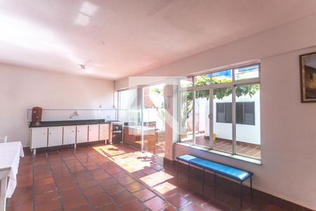 Casa à venda com 185m², 2 quartos e 2 vagasSalão
