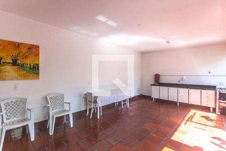 Casa à venda com 185m², 2 quartos e 2 vagasSalão