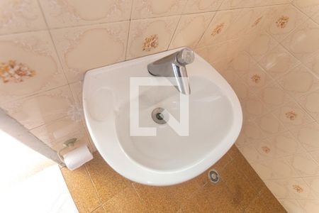 Casa à venda com 185m², 2 quartos e 2 vagasBanheiro de serviço