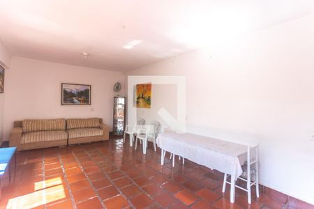 Casa à venda com 185m², 2 quartos e 2 vagasSalão