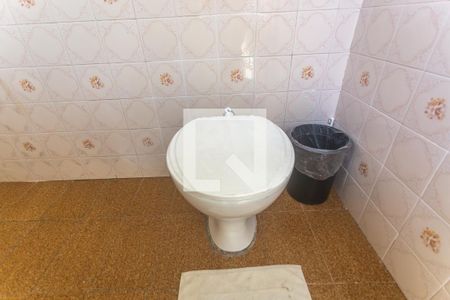 Casa à venda com 185m², 2 quartos e 2 vagasBanheiro de serviço