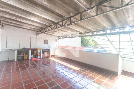 Casa à venda com 185m², 2 quartos e 2 vagasQuintal