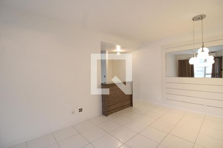 Apartamento à venda com 75m², 2 quartos e 2 vagasSala
