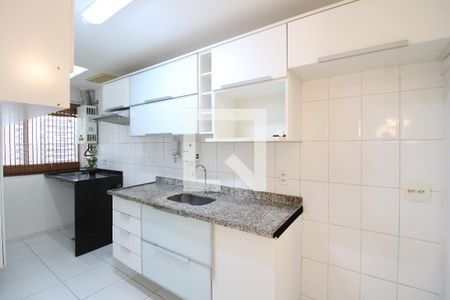 Apartamento à venda com 75m², 2 quartos e 2 vagasCozinha