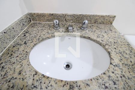 Apartamento à venda com 75m², 2 quartos e 2 vagasBanheiro da Suíte