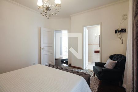 Casa à venda com 580m², 5 quartos e 4 vagasSuíte 2