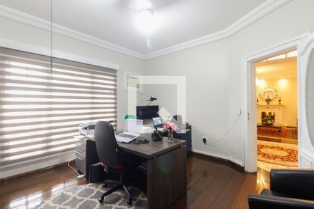 Casa à venda com 580m², 5 quartos e 4 vagasEscritório 